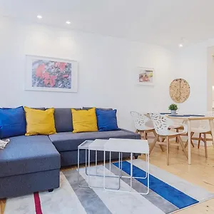 Condessa Iii By Innkeeper , Lisbon Portugal